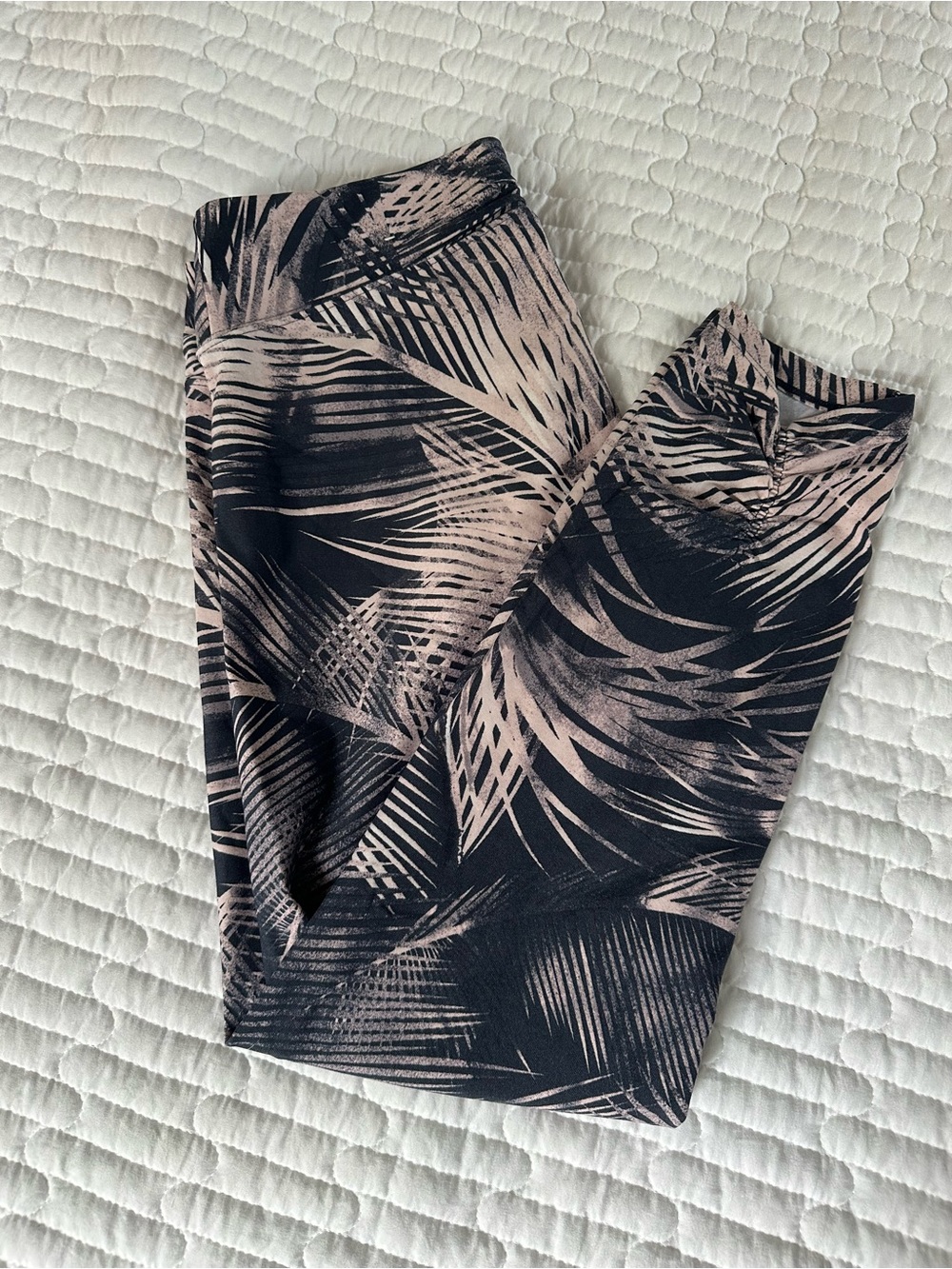 Palm-Print Active Leggings in Blue and Blush